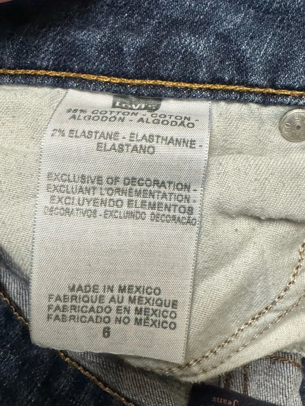 Levi's the original 526 Slender Straight-Leg Jeans — Dark Blue Denim size 6 - Picture 4 of 6